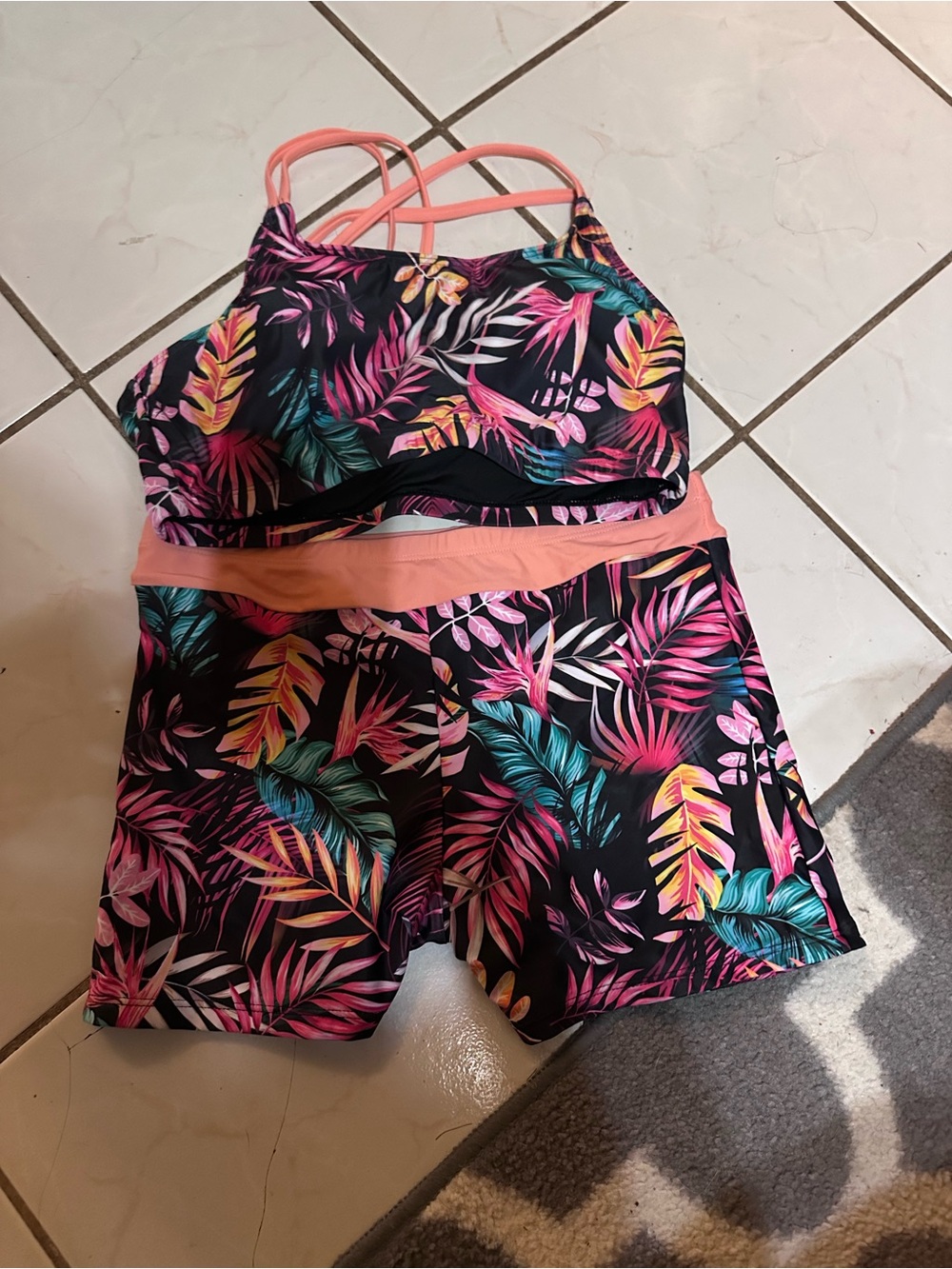 New Women's Tropical Print Two-Piece Swimsuit with Shorts
